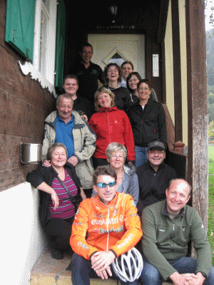 NZ Huette Gruppebild 300